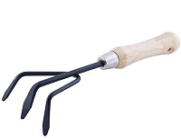 Культиватор с деревянной ручкой Культиватор с деревянной ручкой